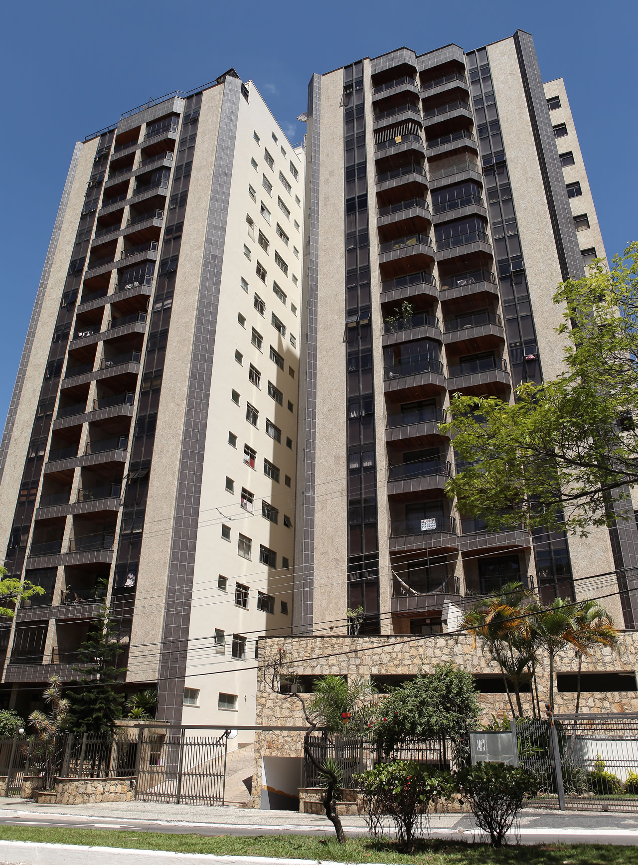 Edifício Del Fiori — empreendimento entregue Larivoir